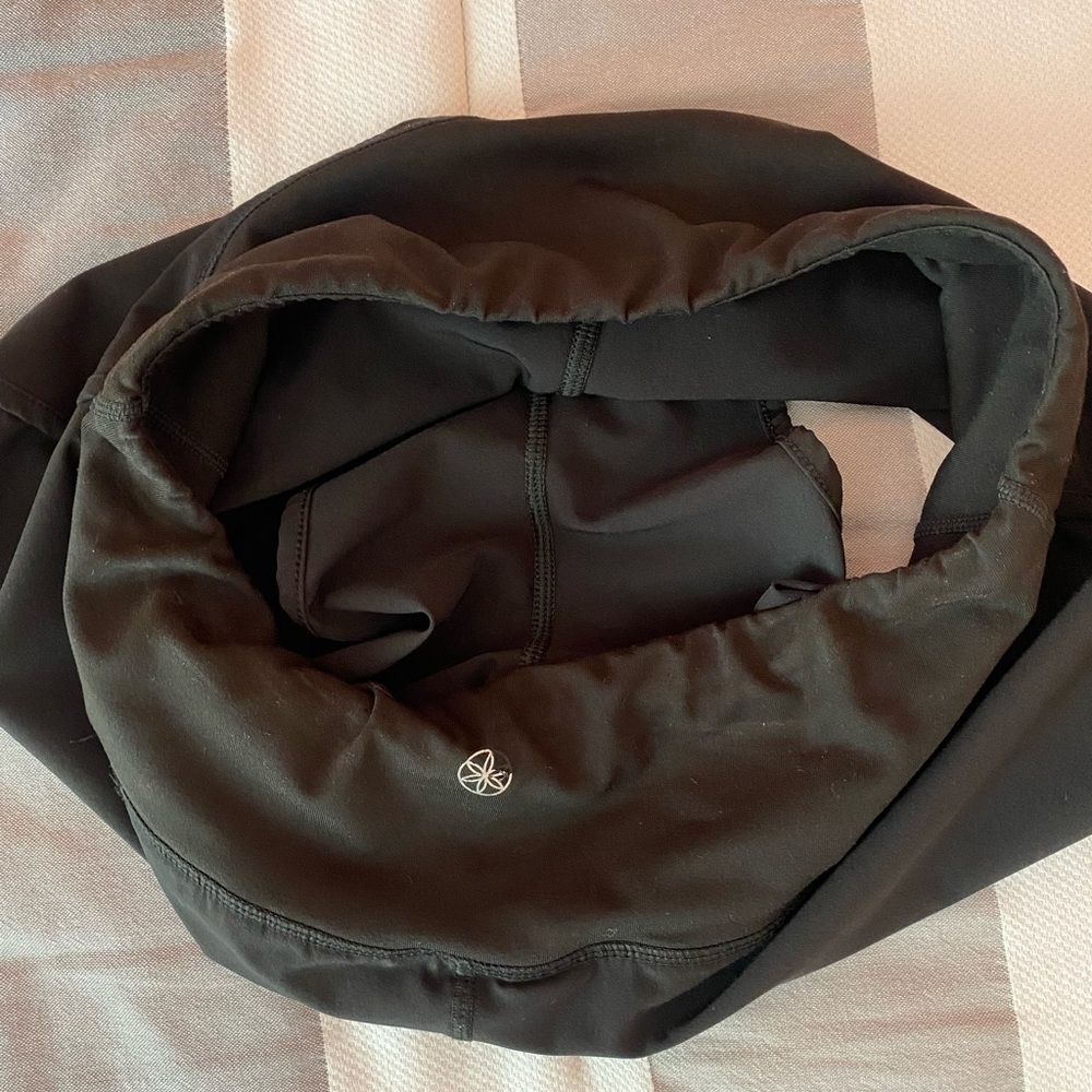 Gaiam Shorts - Picture 5 of 6
